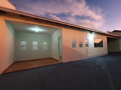 Casa em Parque Residencial Rita Vieira, Campo Grande/MS de 160m² 2 quartos à venda por R$ 439.000,00