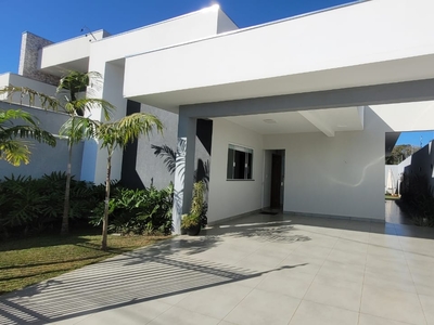 Casa em Zona 02, Maringá/PR de 80m² 3 quartos à venda por R$ 399.000,00