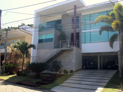 Casa super luxo com 4 suítes no condomínio Ubá Camboinhas.