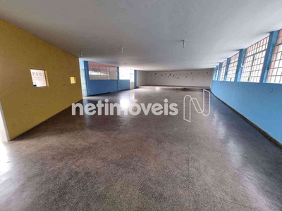 Pilotis à venda no bairro Horto, 500m²