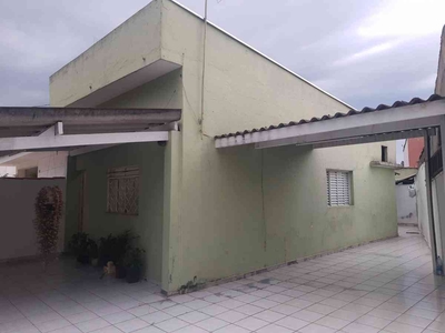 Casa com 1 quarto à venda no bairro Jardim Maria Antônia Prado, 200m²
