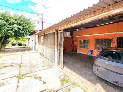 Casa com 3 quartos à venda no bairro Taguatinga Norte, 280m²