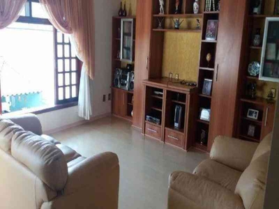 Casa com 4 quartos à venda no bairro Jardim Constantino Matucci, 360m²