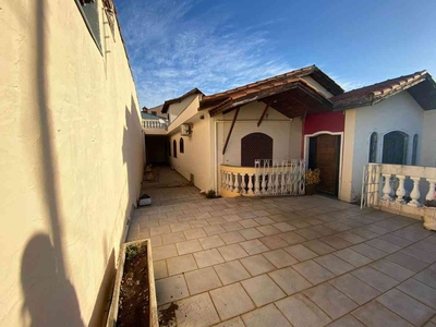 Casa com 4 quartos à venda no bairro Vila Carvalho, 238m²