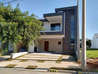 Casa em Condomínio com 3 quartos à venda no bairro Cajuru do Sul, 200m²