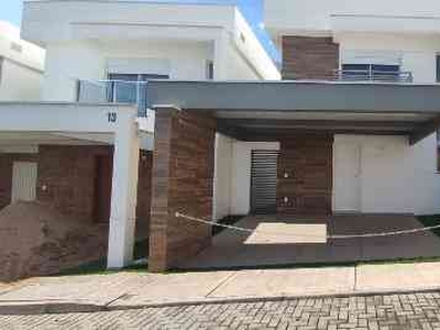 Casa em Condomínio com 3 quartos à venda no bairro Jardim Clarice I, 143m²