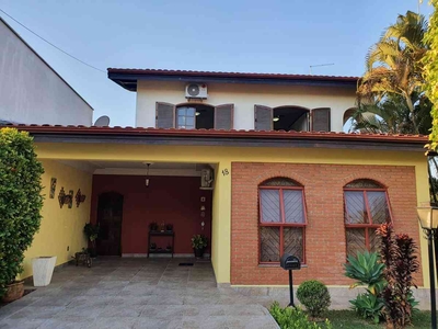 Casa em Condomínio com 3 quartos à venda no bairro Jardim Ibiti do Paço, 304m²