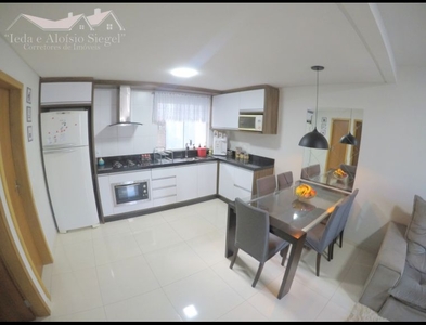 Casa no Bairro Água Verde em Blumenau com 2 Dormitórios (2 suítes) e 130 m²