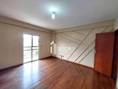 Apartamento com 2 quartos para alugar, 126 m² por R$ 1.648/mês - Granbery - Juiz de Fora/M