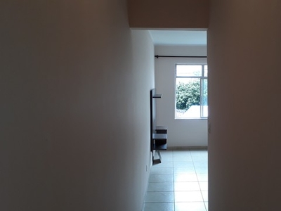 Apartamento para aluguel tem 58 metros quadrados com 2 quartos em Laranjeiras - Rio de Jan