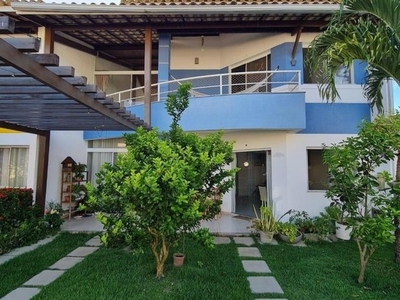 Casa para venda tem 180 metros quadrados com 4 quartos em Buraquinho