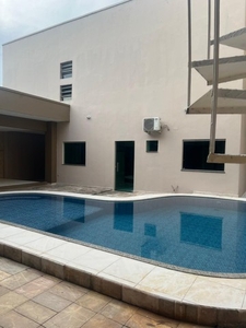 Excelente casa com 3 suítes com modulados, piscina, churrasqueira, fogão a lenha...