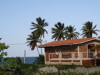 Linda casa em Tabatinga II
