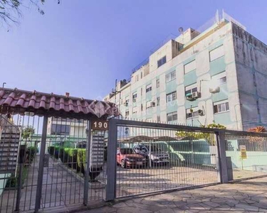 PORTO ALEGRE - Apartamento Padrão - Camaquã