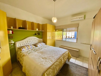 Sobrado para venda com 300 metros quadrados com 4 quartos em Niterói - Canoas - RS