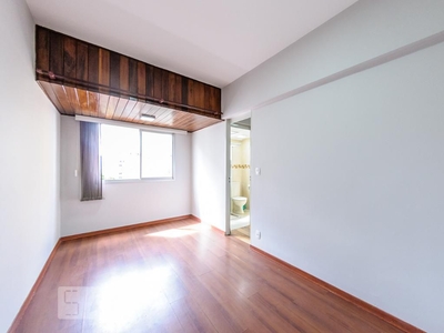 APARTAMENTO no 5º andar com 1 dormitório e 1 garagem