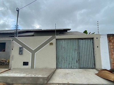 Casa para venda possui 90 metros quadrados com 2 quartos em Santa Isabel - Eunápolis - BA