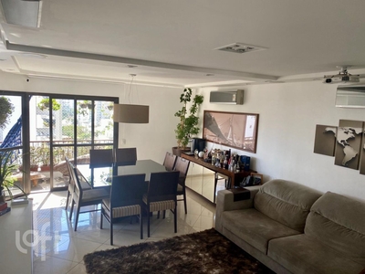 Apartamento à venda em Campo Belo com 200 m², 3 quartos, 1 suíte, 2 vagas