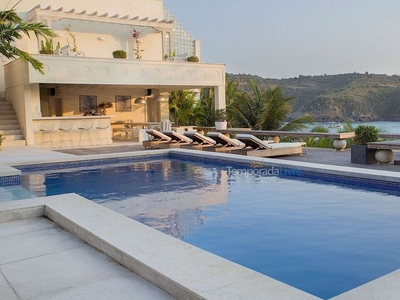 Buz046 - Luxuosa villa de 8 quartos vista da praia em Búzios