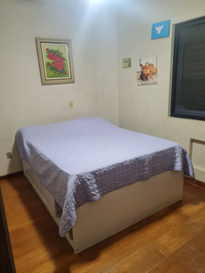 QUARTO FEMININO SUÍTE INDIVIDUAL em Moradia aconchegante