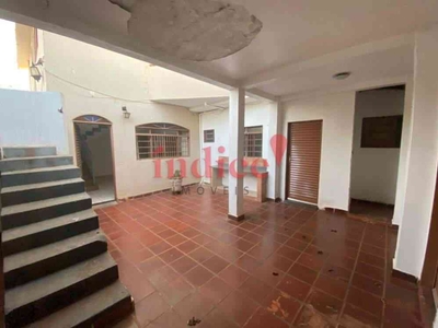 Casa com 4 quartos à venda no bairro Vila Albertina, 243m²
