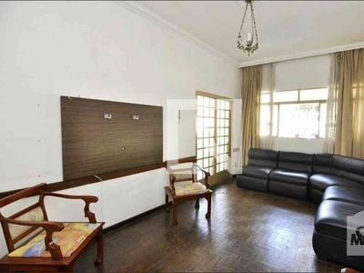 Casa com 5 quartos à venda no bairro Ouro Preto, 427m²
