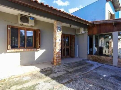 Casa com 3 Quartos para Alugar no bairro São José com 150m²