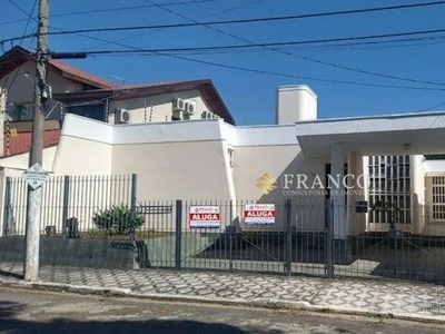 Casa com 4 dormitórios para alugar, 250 m² por R$ 2.817,53/mês - Vila Jaboticabeira - Taub