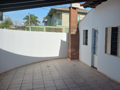 Casa em Jardim Delta, Londrina/PR de 105m² 3 quartos à venda por R$ 249.000,00