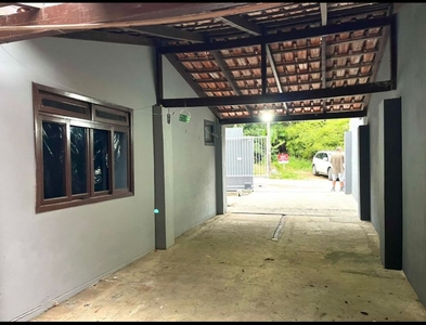 Casa no Bairro Valparaiso em Blumenau com 3 Dormitórios (1 suíte) e 100 m²