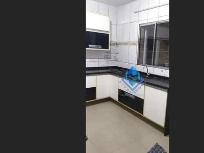 Sobrado com 3 dormitórios para alugar, 180 m² por R$ 2.630/mês - Piraporinha - Diadema/SP