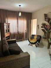 Casa com 3 quartos à venda no bairro Jardim Maria Inez, 210m²