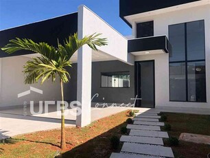 Casa com 3 quartos à venda no bairro Residencial Canadá, 300m²