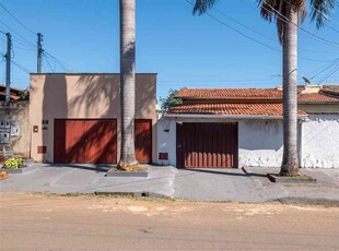 Casa com 3 quartos à venda no bairro Vila Alzira, 525m²