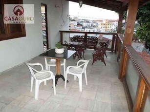 Casa com 4 quartos à venda no bairro Colégio Batista, 400m²