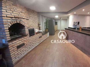 Casa com 4 quartos à venda no bairro Floresta, 300m²