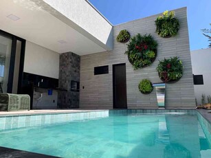 Casa com 4 quartos à venda no bairro Jardins Nápoles, 400m²