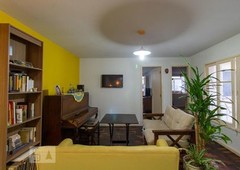 APARTAMENTO no 4º andar com 2 dormitórios