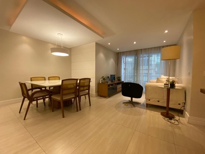 Apartamento em São Francisco, Niterói/RJ de 110m² 4 quartos à venda por R$ 799.000,00