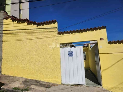 Casa com 2 quartos para alugar no bairro Ipiranga, 95m²