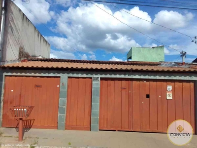 Casa com 3 quartos à venda no bairro Candangolândia, 200m²