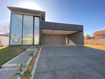 Casa com 3 quartos à venda no bairro Portal do Sol Green, 460m²