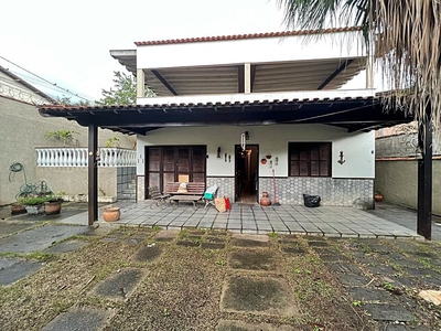 Casa em Itaipu, Niterói/RJ de 129m² 3 quartos para locação R$ 2.500,00/mes