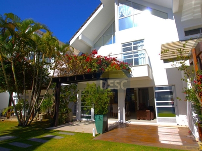 Casa em Praia do Estaleiro, Balneário Camboriú/SC de 163m² 4 quartos para locação R$ 6.500,00/mes
