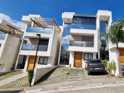 Casa em Vila de São Fernando, Cotia/SP de 175m² 3 quartos à venda por R$ 1.299.000,00