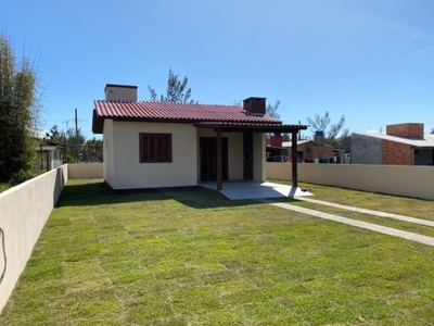 Casa na praia de balneário gaivota, localizada no bairro janaina