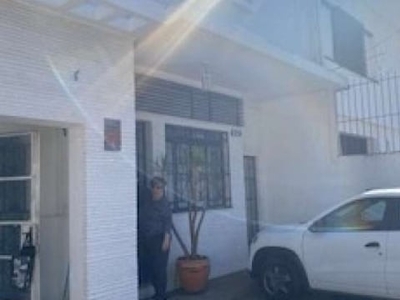 Casa para uso comercial locação!