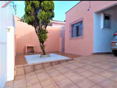 Casa com 3 dormitórios - CA 329