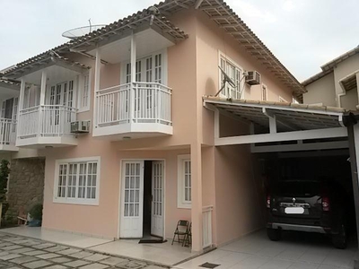 Casa em Condomínio - Rio Das Ostras, RJ no bairro Extensão Do Bosque!