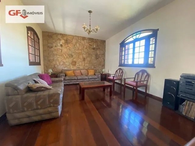 Casa com 4 dormitórios para alugar, 396 m² por R$ 4.978,00/mês - Indaiá - Belo Horizonte/M